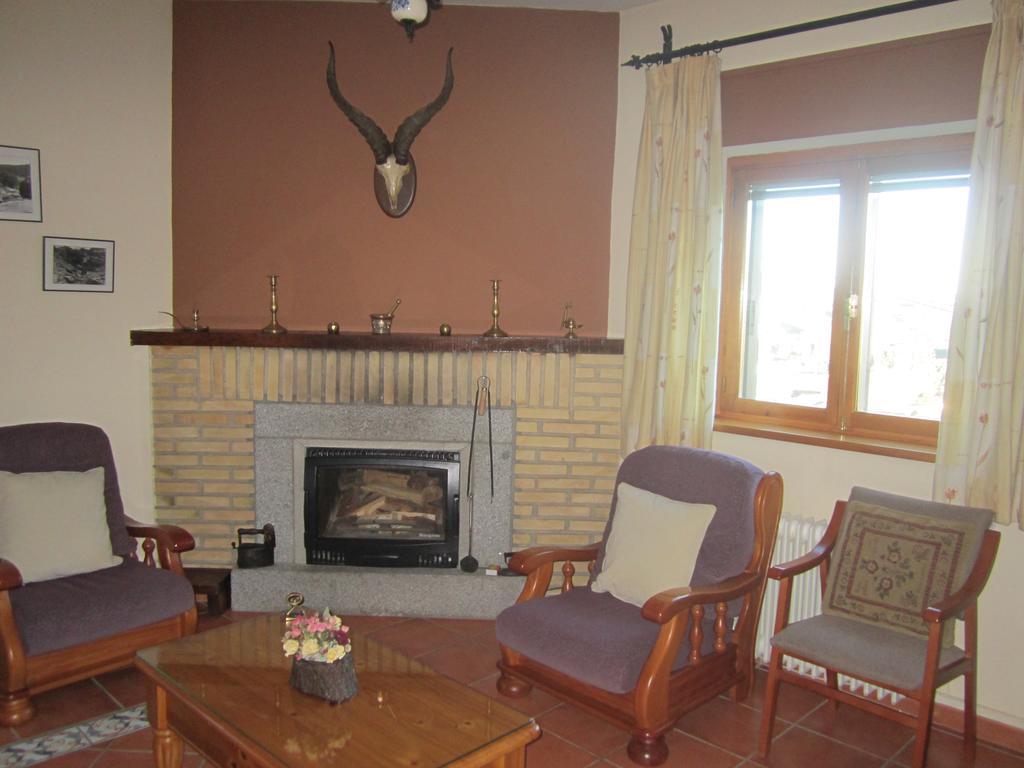 Villa La Ladera Hoyos del Espino Habitación foto